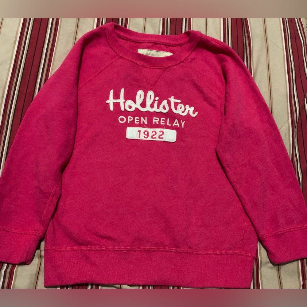 Holister Open Relay Sweatshirt.